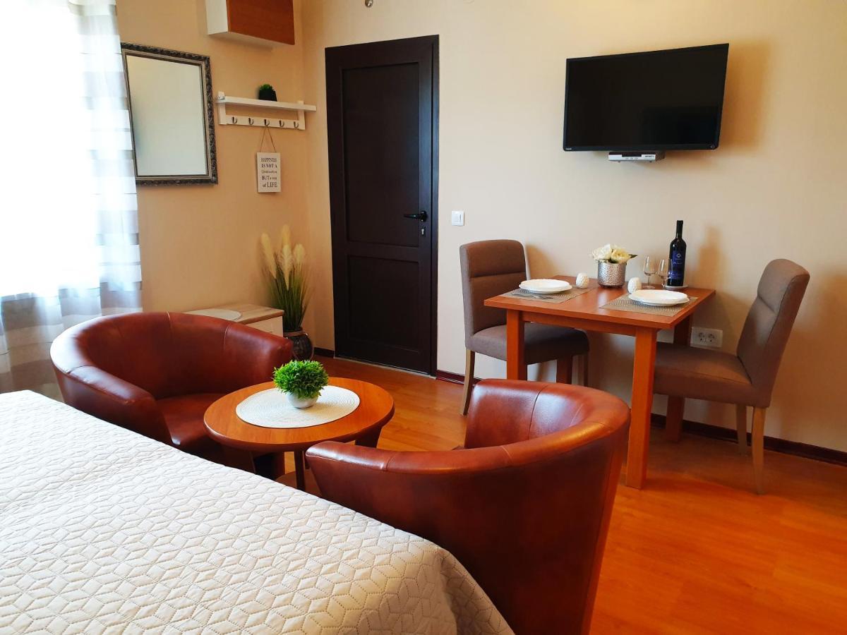 Apartments Zrinka 793 Porec Exterior photo